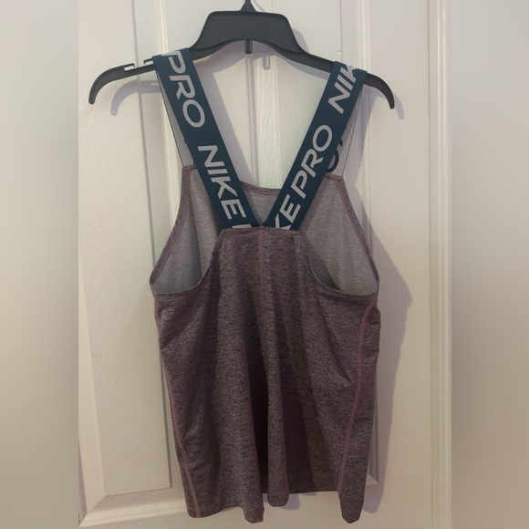 NIKE PRO INTERTWIST LOOSE FIT DRI FIT TRAINING TANK TOP - Picture 3 of 5